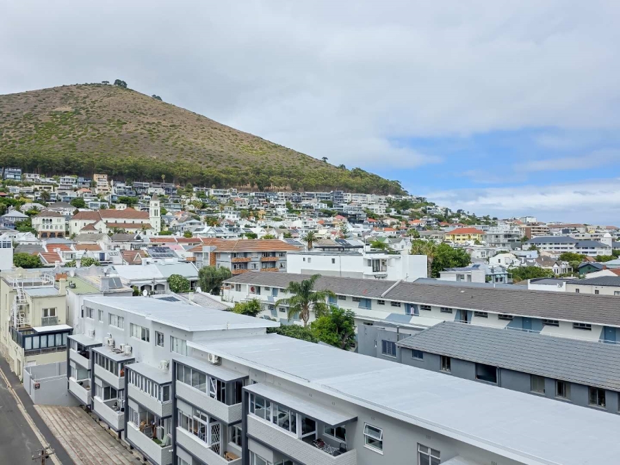 2 Bedroom Property for Sale in Green Point Western Cape